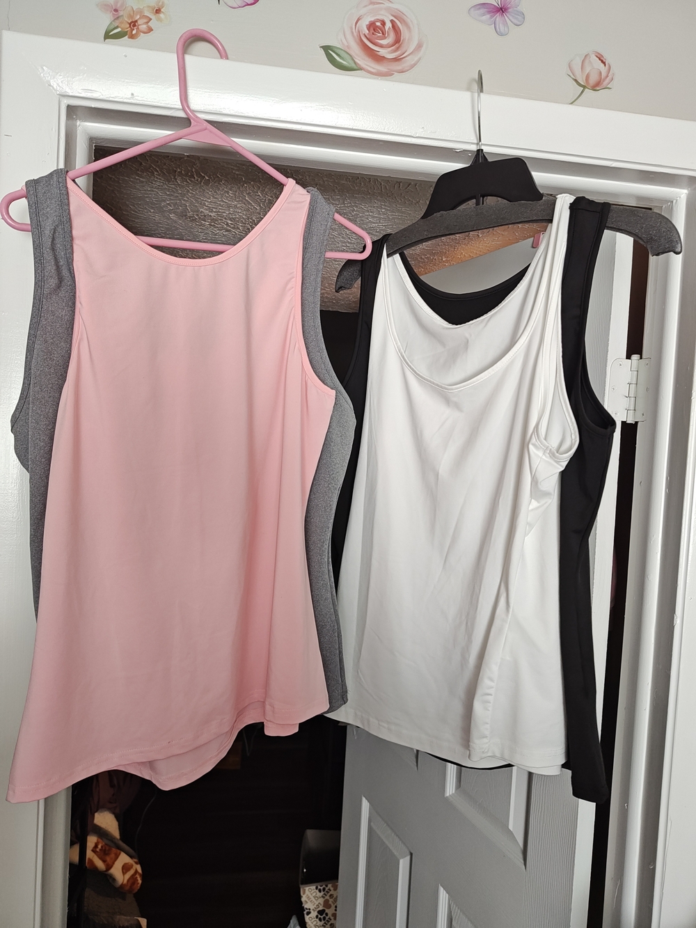 Women’s Pink Sleeveless Performance Tank Top
